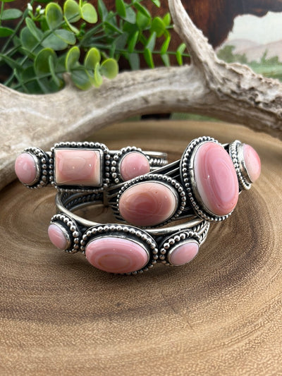 Libby Roped Sterling 3 Stone Pink Conch Cuff - Oval Center