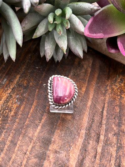 Ava Sterling Roped Purple Spiny Oyster Ring